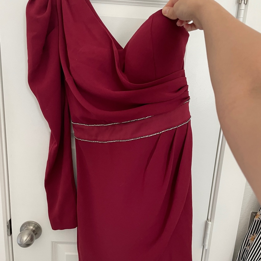 Elegant Burgundy One-Shoulder Dress